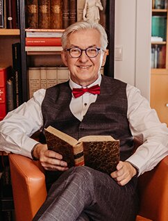 Prof. Dr. Roland Sedivy